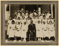Medical Superintendent and nursing staff, Rockhampton Hospital, March 1925